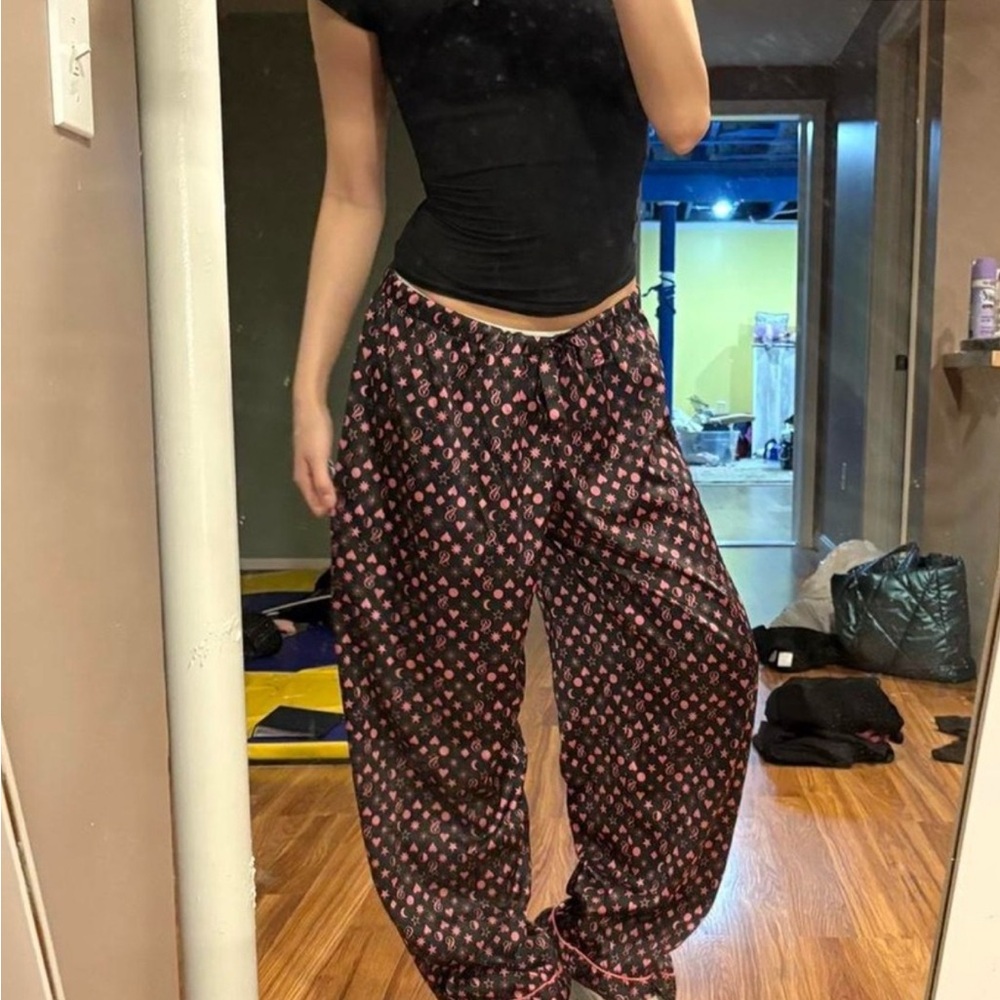 black croptop